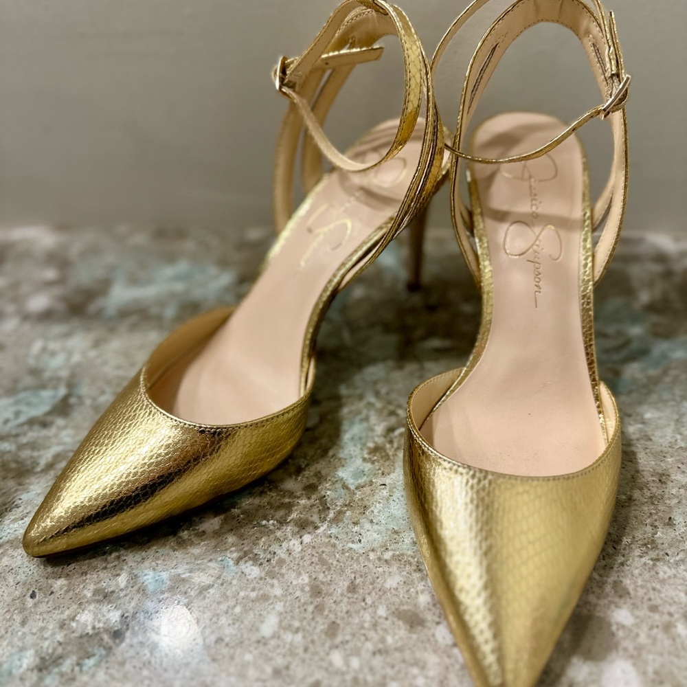 Jessica Simpson Gold ankle strap pump, LIKE NEW!